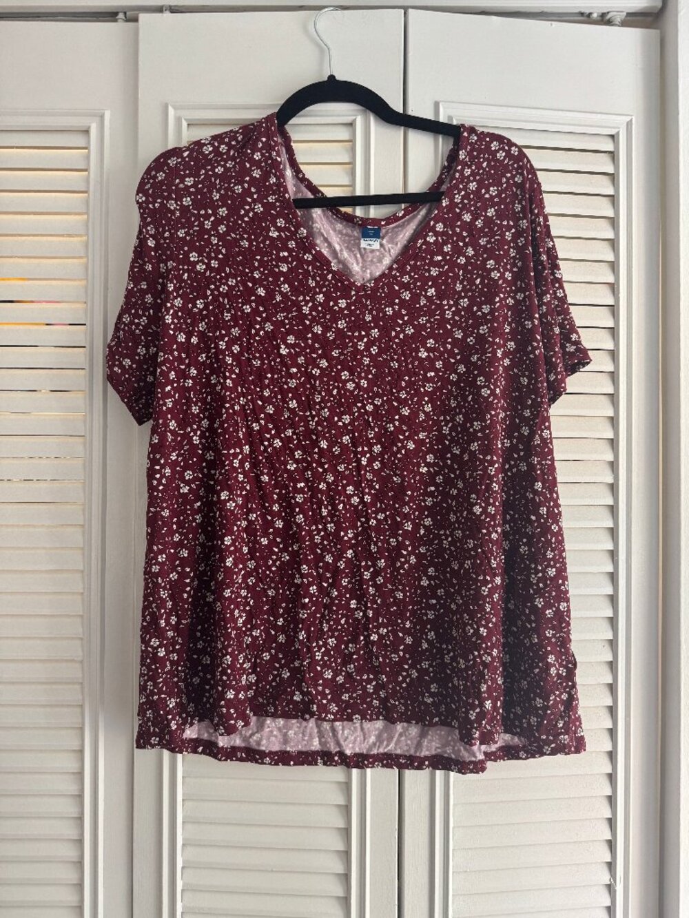 Old Navy Maroon Floral Everyday Tshirt - XL